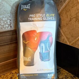 Everlast Red and Black Elite Training Gloves